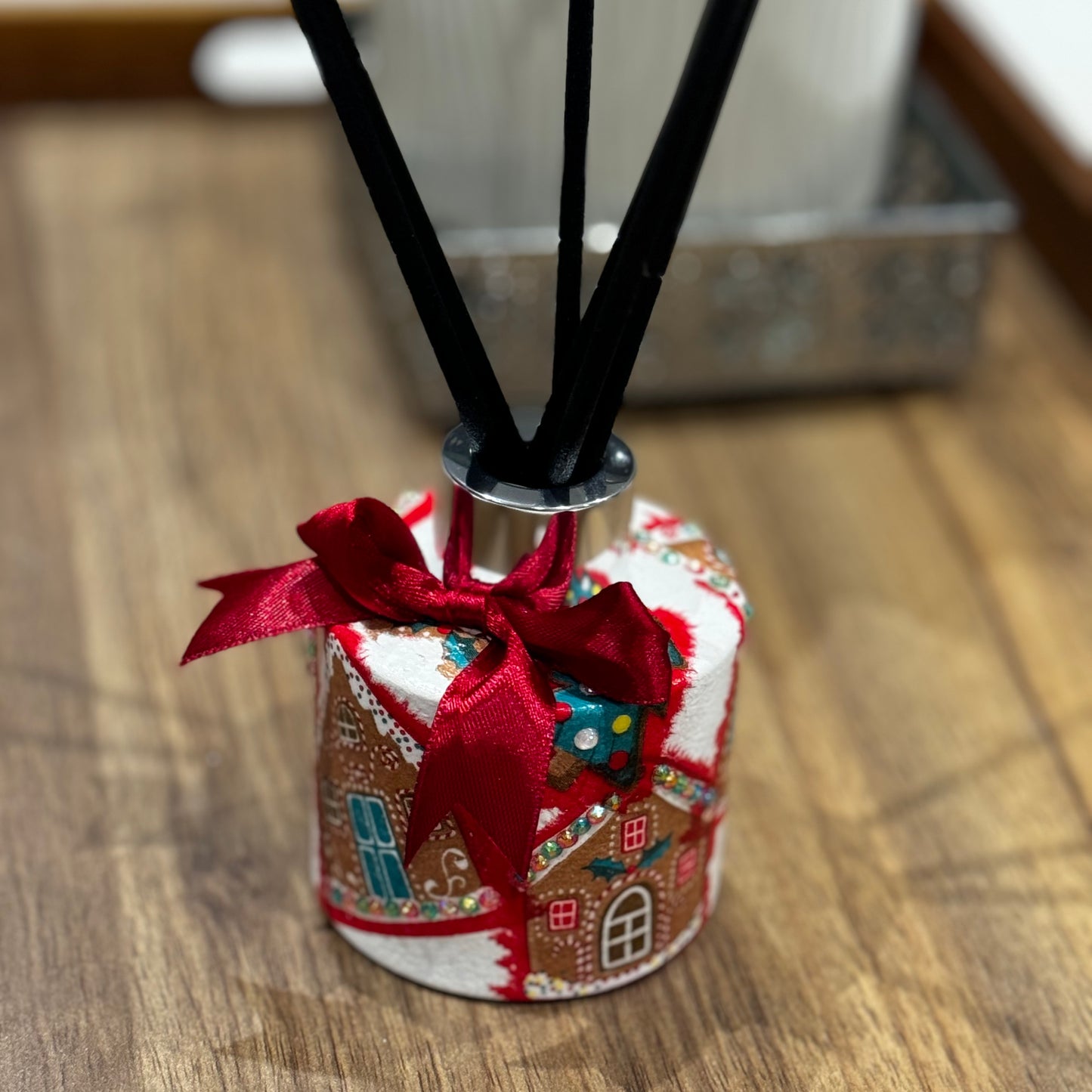 Gingerbread house design reed diffuser