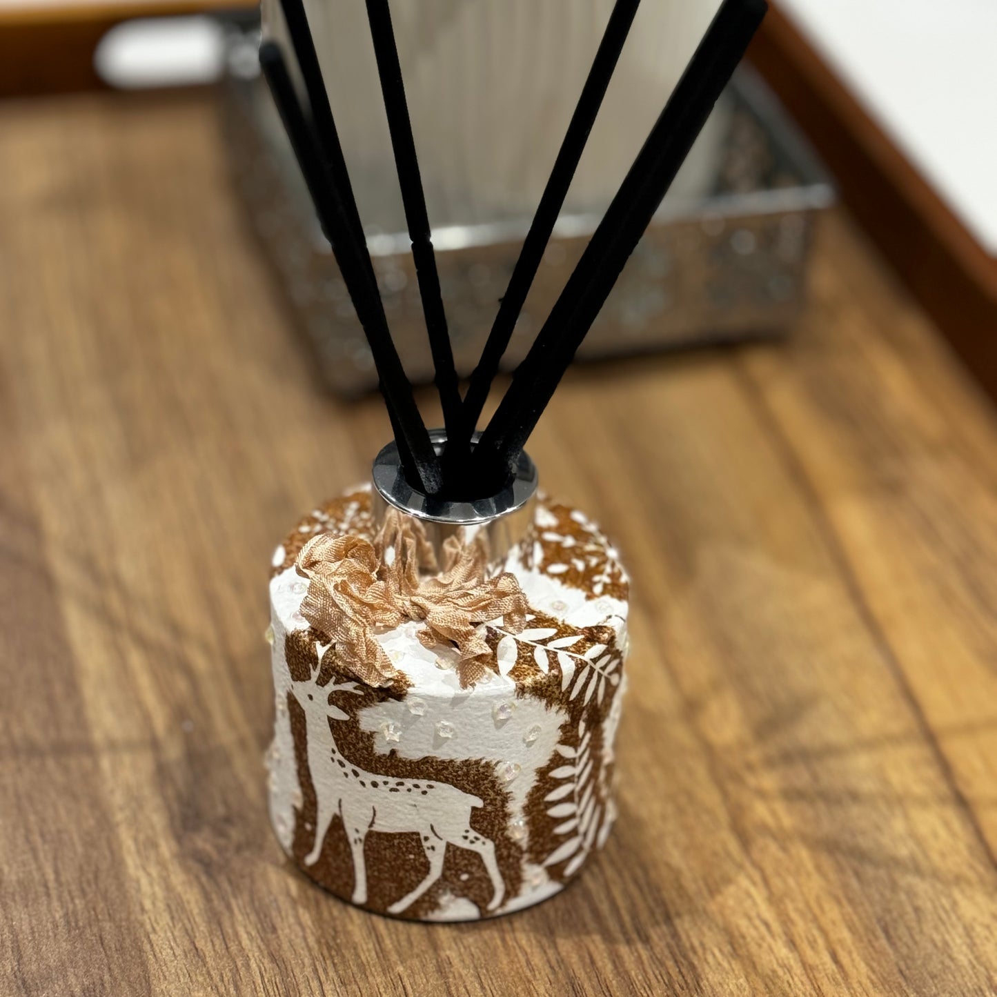 Gold reindeer design reed diffuser