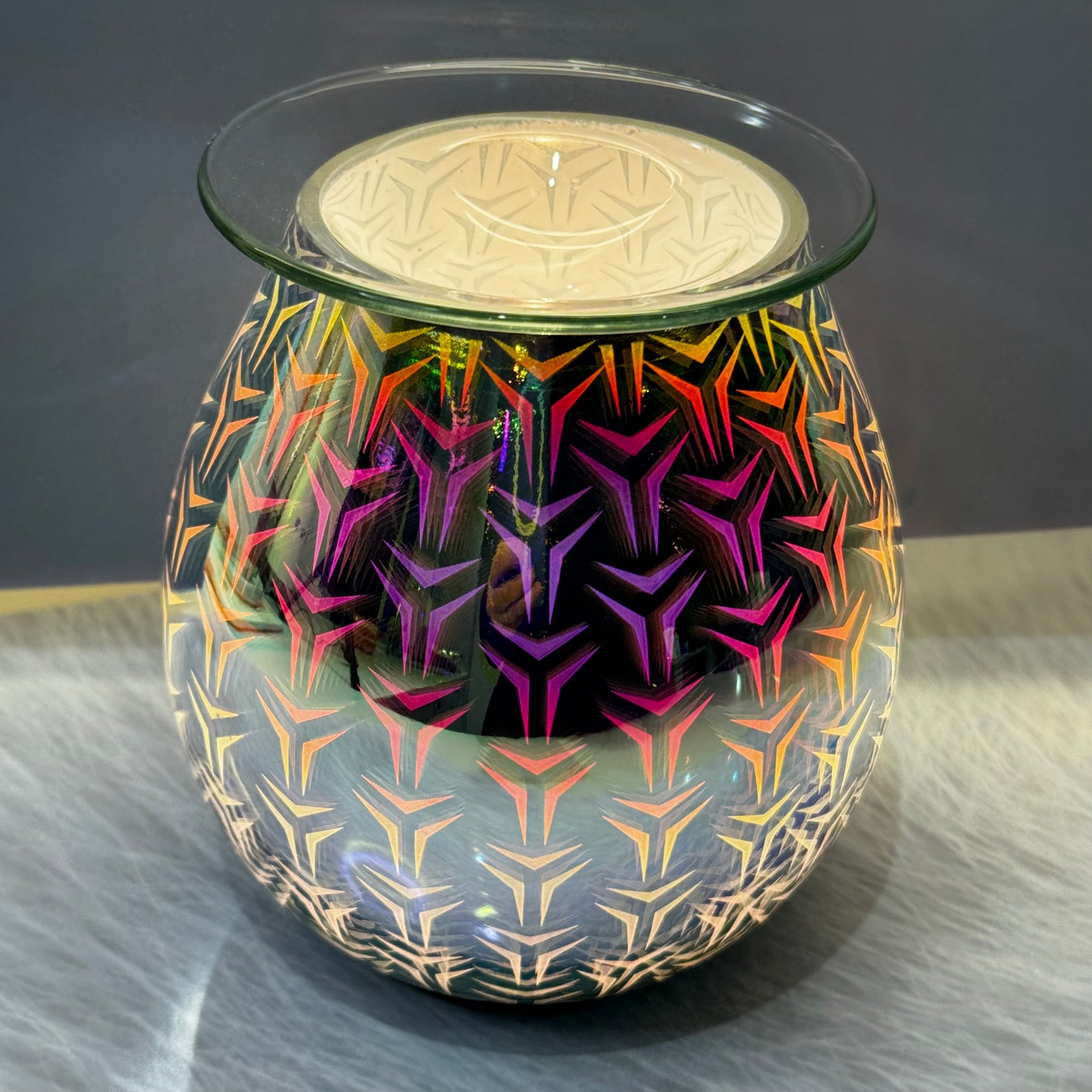 Geo design electric wax melt and oil warmer